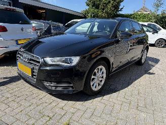 Schadeauto Audi A3 Automaat SPORTBACK 1.2 TFSI Attraction 5drs vaste prijs 2014/4