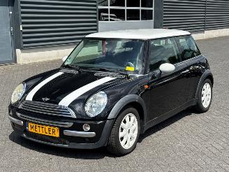 skadebil auto Mini Mini 1.6 16V Cooper Hatchback  Benzine 1.598cc 85kW (116pk) FWD 2002/5