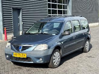 skadebil auto Dacia Logan 1.6 Combi/o  Benzine 1.598cc 64kW (87pk) FWD  airco, trekhaak 2007/6