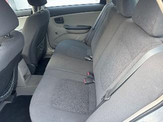 Kia Cerato 1.6 16V Hatchback  Benzine 1.599cc 77kW (105pk) FWD picture 10