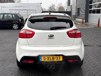 Kia Rio 1.4 CVVT 16V Hatchback  Benzine 1.396cc 80kW (109pk) FWD picture 4