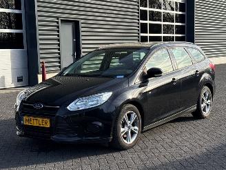 Avarii autoturisme Ford Focus 1.0 Ti-VCT EcoBoost 12V 100 Combi/o  Benzine 998cc 74kW (101pk) FWD 2013/12