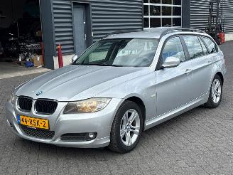 damaged passenger cars BMW 3-serie 318d 16V Combi/o  Diesel 1.995cc 105kW (143pk) RWD 2009/4