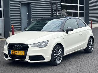 Voiture accidenté Audi A1 1.2 TFSI Hatchback 2Dr Benzine 1.197cc 63kW (86pk) FWD 2010/10