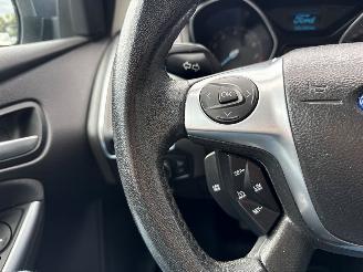 Ford Focus 1.6 Ti-VCT 16V 125 Hatchback picture 14