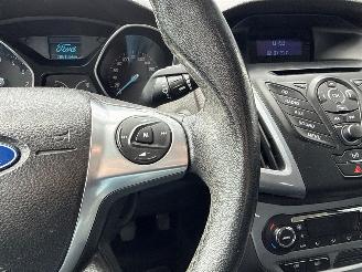 Ford Focus 1.6 Ti-VCT 16V 125 Hatchback picture 15