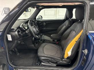 Mini Cooper 1.5 12V Cooper Hatchback 2Dr Benzine 1.499cc 100kW (136pk) FWD picture 23
