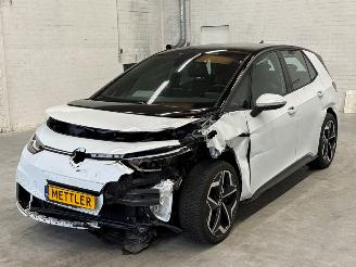 Vaurioauto  passenger cars Volkswagen ID.3 Pro Pro S 77 kWh Hatchback 4Dr Elektrisch  150kW (204pk) RWD 2021-11  EBJC; EBJA 2022/10