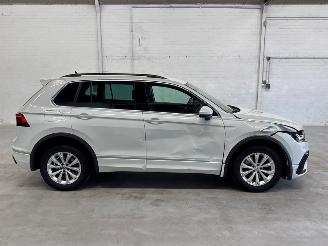 Volkswagen Tiguan R-line 1.4 TSI Plug-in eHybrid 16V SUV  Elektrisch Benzine 1.395cc 180kW (245pk) FWD 2020-11/2024-04  DGEA picture 6