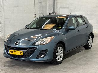 Coche accidentado Mazda 3 1.6i MZR 16V Hatchback  Benzine 1.598cc 77kW (105pk) FWD 2011/7