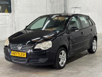 uszkodzony samochody osobowe Volkswagen Polo 1.4 16V Hatchback  Benzine 1.390cc 59kW (80pk) FWD 2007/7