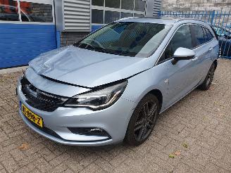 damaged passenger cars Opel Astra SPORTS TOURER 1.4 Online Edition 2017/3