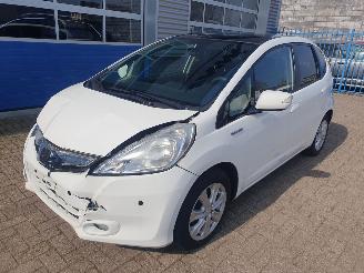 Vaurioauto  passenger cars Honda Jazz 1.4 HYBRID Elegance 2014/9