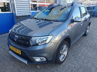 damaged passenger cars Dacia Sandero 0.9 TCe Bi-Fuel Stepway Ambiance 2018/4