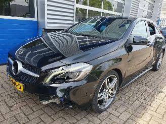Unfallwagen Mercedes A-klasse Automaat 180 Business Solution AMG 2018/4