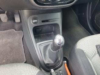 Renault Captur 1.5 dCi Expression picture 21