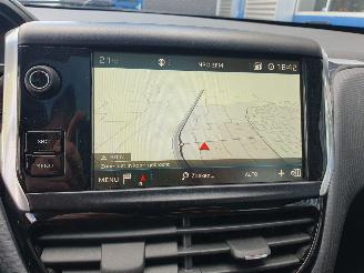 Peugeot 2008 1.2 PureTech Blue Lion picture 24