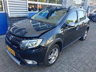 Vaurioauto  passenger cars Dacia Sandero 0.9 TCe SL Stepway 2019/2