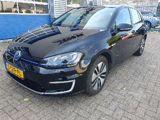 uszkodzony samochody osobowe Volkswagen Golf GOLF - E 2016/5