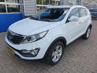 krockskadad bil auto Kia Sportage 1.7 CRDI Plus Pack 2013/1