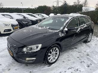 Volvo V-60 1.6 D2 Summum AUTOMAAT N.A.P NL AUTO PRACHTIG!!!! picture 4