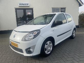 Auto incidentate Renault Twingo 1.2-16V Authentique N.A.P PRACHTIG!!! 2010/9