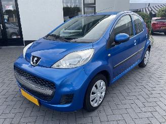 Vaurioauto  passenger cars Peugeot 107 1.0-12V Sublime N.A.P NL AUTO PRACHTIG!!!! 2009/9