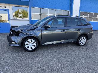 krockskadad bil auto Skoda Fabia 1.0 TSI  AMBITION 2020/12