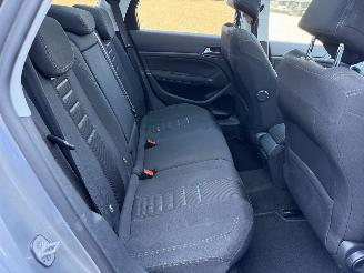 Peugeot 308 1.2 E-THP  ALLURE picture 17