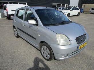 krockskadad bil auto Kia Picanto 1.0 Bling 5-drs airco 2007/2