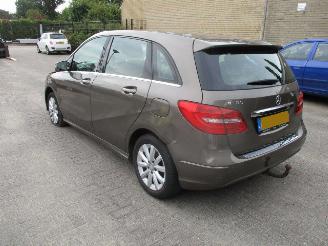 Vaurioauto  passenger cars Mercedes B-klasse 180 Ambition Automaat  NAP 2013/7