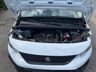 Peugeot Partner 1.2 PureTech  Premium airco navi picture 11