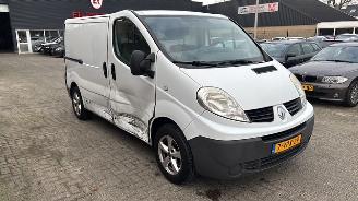 skadebil bedrijf Renault Trafic 2.0 DCI Airco Navi 3-pers 2011/11