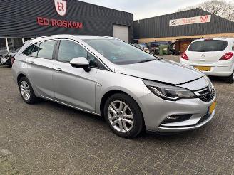 krockskadad bil auto Opel Astra 1.0 Online Edition 2017/12