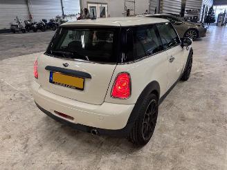 Mini One 1.6 One Minimalist airco picture 4