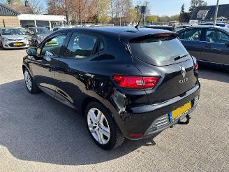 Unfallwagen Renault Clio 0.9 TCe Zen 5-drs NAP 2018/1