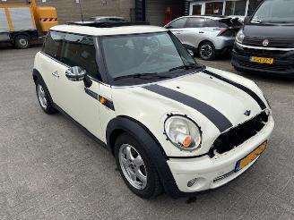 damaged passenger cars Mini One 1.6 Minimalist Pano NAP 2010/6