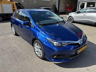 uszkodzony samochody osobowe Toyota Auris 1.2 T  Aspiration clima 2016/9
