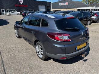 Vaurioauto  passenger cars Renault Mégane 1.2 TCe Limited Pano 2016/6