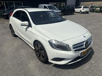 krockskadad bil auto Mercedes A-klasse 180 Ambition 2012/11