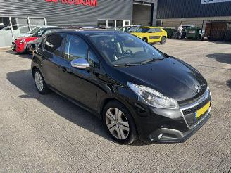  Peugeot 208 1.2 5-drs Signature NAP 2019/4