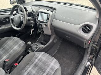 Peugeot 108 1.0 5-drs airco  Nap picture 10