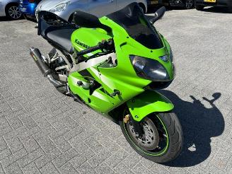 krockskadad bil motor Kawasaki Ninja ZX - 9R Ninja ZX-9R 2002/3