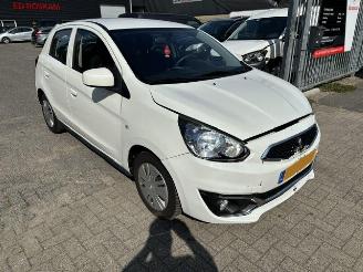 Damaged car Mitsubishi Space-star 1.0 Cool+  5-drs airco Nap 2017/3