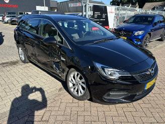 damaged passenger cars Opel Astra 1.2 Sports Tourer  NAP 2020/1