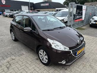 škoda osobní automobily Peugeot 208 1.2 Vti 5-drs airco 2012/10