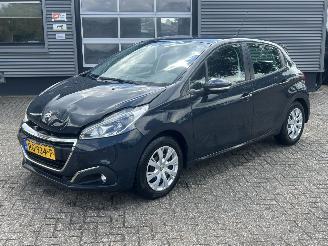Coche accidentado Peugeot 208 1.2 Pure Tech Blue Lion 5drs 2017/11