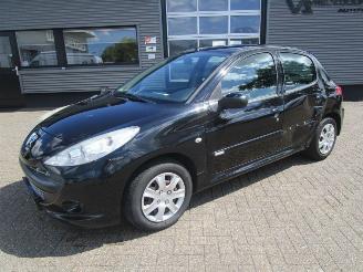 krockskadad bil auto Peugeot 206+ 1.4 XS 5drs 2011/1