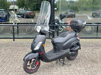 Vaurioauto  scooters Sym  Fiddle 2 2018/7