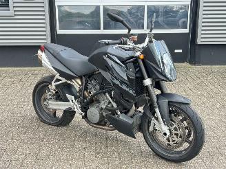 Vaurioauto  motor cycles KTM 990 Super Duke  2005/5